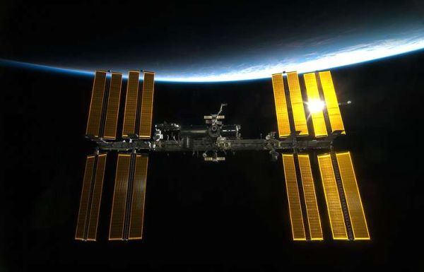 ROSCOSMOS SIGNS NEW CONTRACT ON FLIGHT OF TWO SPACE TOURISTS TO ISS
