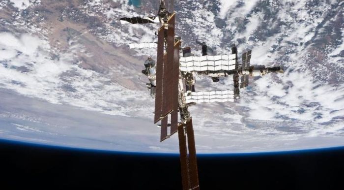 SENATE BILL SEEKS EXTENSION OF THE SPACE STATION