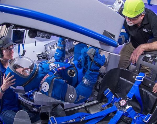 BOEING TO LAUNCH ASTRONAUTS TO THE INT'L SPACE STATION IN NEW CAPSULE