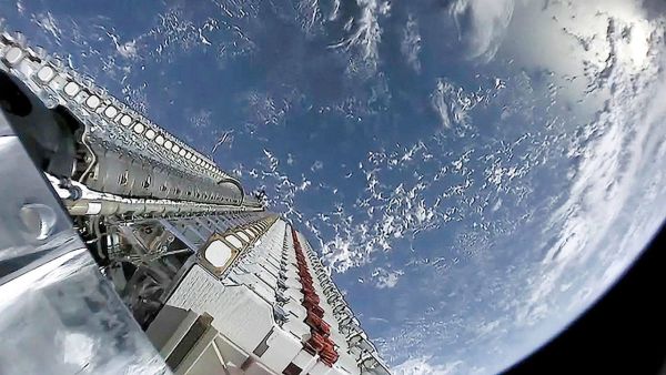 ASTRONOMERS SAY SPACEX’S SATELLITES ARE TOO BRIGHT IN THE SKY. FRIDAY’S LAUNCH WILL TRY TO FIX THAT
