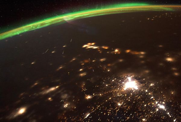QUADRANTID METEOR SHOWER LOOKS LIKE PURE MAGIC IN ASTRONAUT'S VIEW FROM ISS
