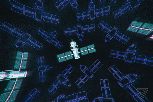 A RUSSIAN SATELLITE SEEMS TO BE TAILING A US SPY SATELLITE IN EARTH ORBIT