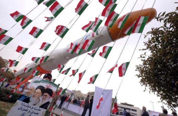 IRAN PREPARING TO LAUNCH SATELLITE IN 'COMING DAYS'