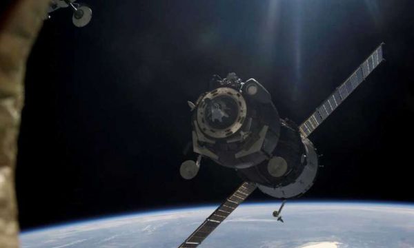 DOCKING, RENDEZVOUS AND NEWTON'S THIRD LAW – THE CHALLENGE OF SERVICING SATELLITES IN SPACE