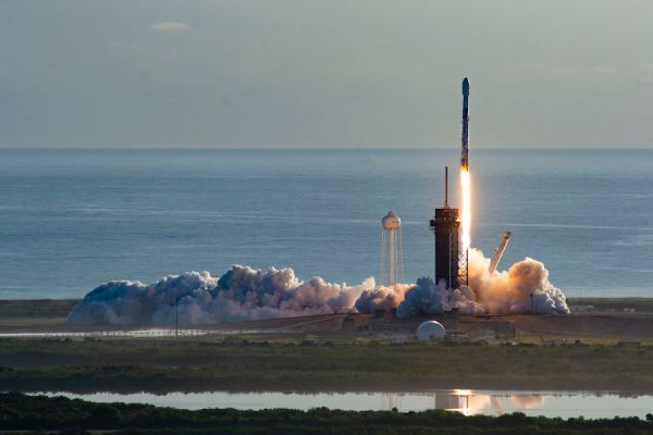 FALCON 9 ROCKET OVERCOMES ENGINE FAILURE TO DEPLOY STARLINK SATELLITES