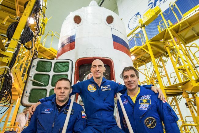 YOU CAN WATCH 3 ASTRONAUTS LAUNCH TO THE SPACE STATION EARLY THURSDAY. HERE'S HOW.