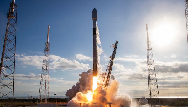 FLORIDA LAUNCH RANGE REMAINS OPEN; FALCON 9 MISSION POSTPONED