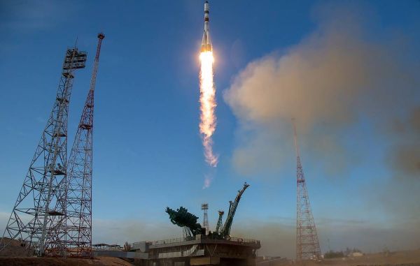 PROGRESS MS-14 CARGO CRAFT DOCKS WITH ISS