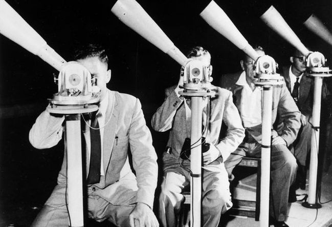 HOW AMATEUR SATELLITE TRACKERS ARE KEEPING AN 'EYE' ON OBJECTS AROUND THE EARTH