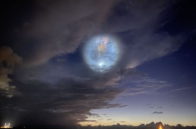 SPACEX'S PREDAWN STARLINK SATELLITE LAUNCH LOOKS SIMPLY STUNNING IN THESE TWITTER PHOTOS