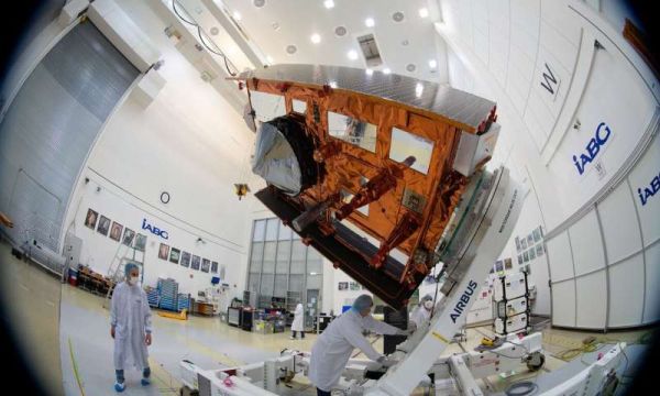 SEA-LEVEL CHARTING SATELLITE PASSES WITH FLYING COLOURS