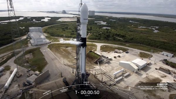 SPACEX SCRUBS FALCON 9 LAUNCH ATTEMPT WITH SIRIUSXM SATELLITE