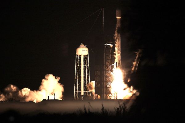 SPACEX EXTENDS ITS OWN ROCKET REUSE RECORD ON STARLINK LAUNCH