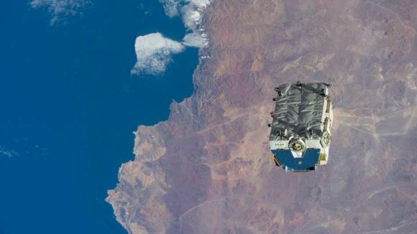 2.9-TON BATTERY PALLET BECOMES LARGEST OBJECT DISCHARGED FROM SPACE STATION