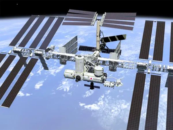 A Huge Piece of International Space Station Will Be Tossed Into the Sky Next Month