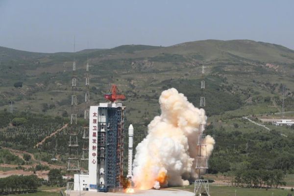 CHINA LAUNCHES FIVE SATELLITES ON A CHANG ZHENG 2D