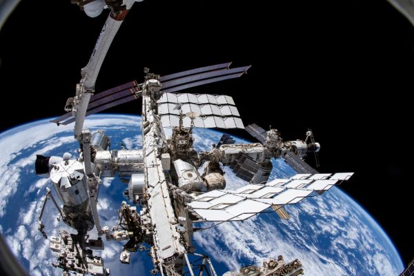 Expedition 66 concludes 2021 with busy December aboard ISS