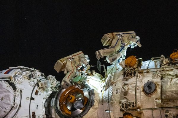NASA SETS COVERAGE FOR RUSSIAN SPACEWALKS OUTSIDE SPACE STATION