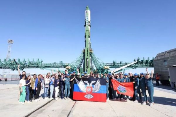 SPACE ROCKET WITH SEPARATIST PRO-RUSSIAN FLAGS HEADING TO ISS