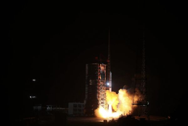 Chang Zheng 2D launches from Xichang with Yaogan-35 satellites