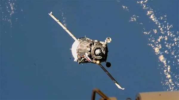 SOYUZ MS-22 SPACECRAFT DOCKS TO SPACE STATION – NEW CREW BEGINS SIX-MONTH MISSION