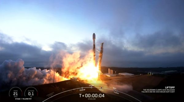 SPACEX FALCON 9 LAUNCHES STARLINK GROUP 4-31 FROM VANDENBERG