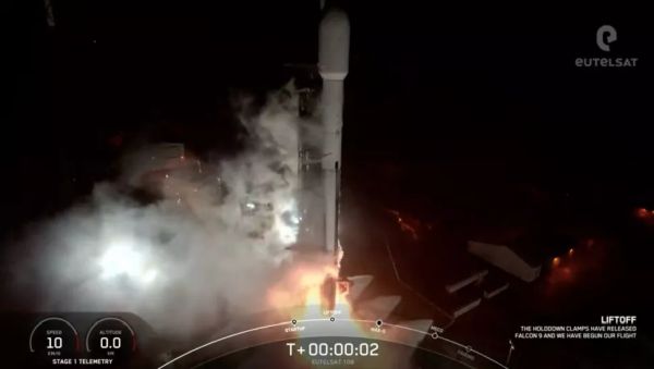 SpaceX launches Eutelsat 10B communications satellite