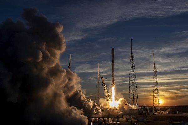 SPACEX LAUNCHES FIRST BATCH OF SECOND-GENERATION STARLINK INTERNET SATELLITES 