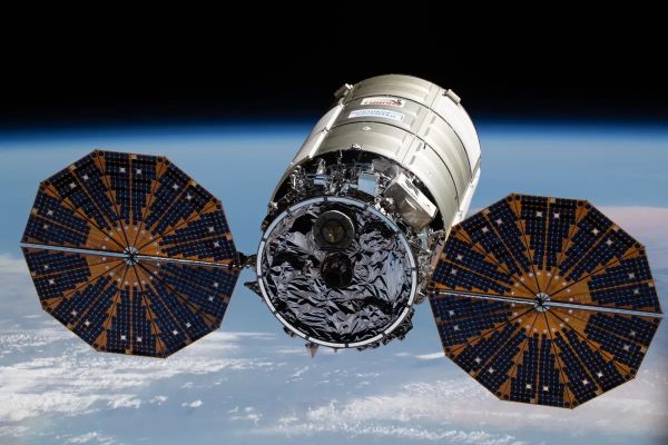 NASA PROPOSES FINAL EXTENSION OF ISS CARGO CONTRACTS