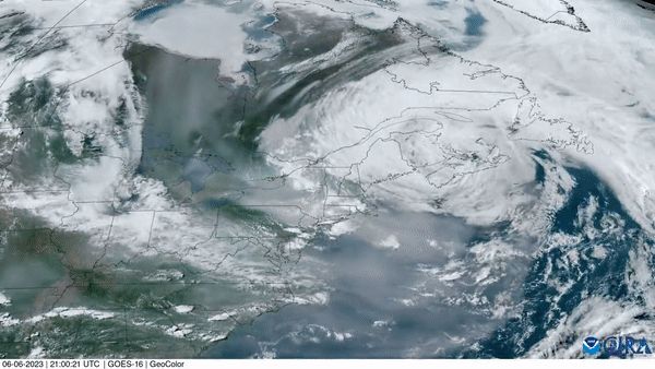 SATELLITE PHOTOS SHOW US EAST COAST ENGULFED BY SMOKE FROM CANADIAN WILDFIRES