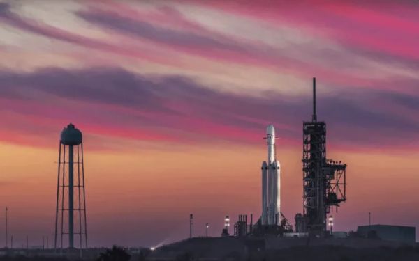 PLATZI LAUNCHES ITS OWN SATELLITE INTO ORBIT