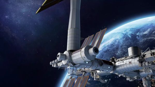NASA WORKING TO GET PRIVATE SPACE STATIONS UP AND RUNNING BEFORE ISS RETIRES IN 2030