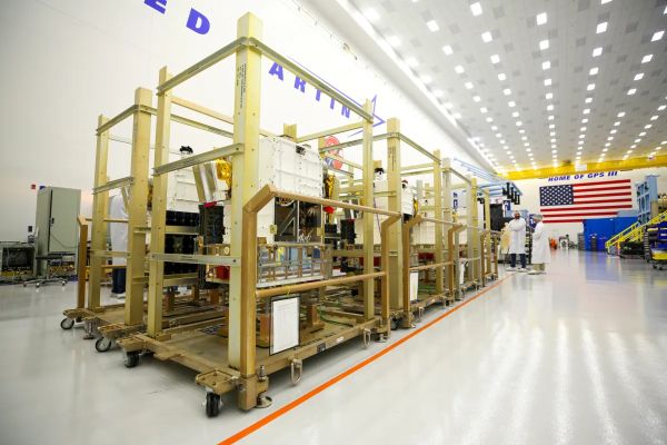 DOD SATELLITES IN LOW EARTH ORBIT PROMISE MORE CONNECTIVITY FOR MILITARY USERS