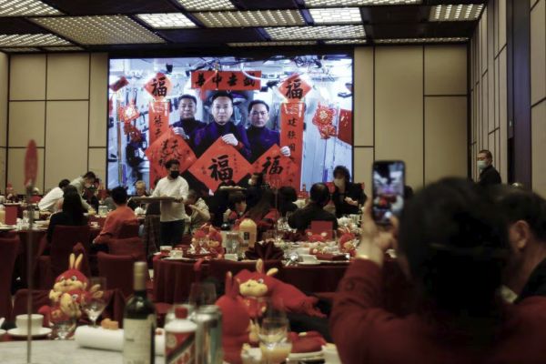 CHINA TO DOUBLE SIZE OF SPACE STATION, TOUTS ALTERNATIVE TO NASA-LED ISS