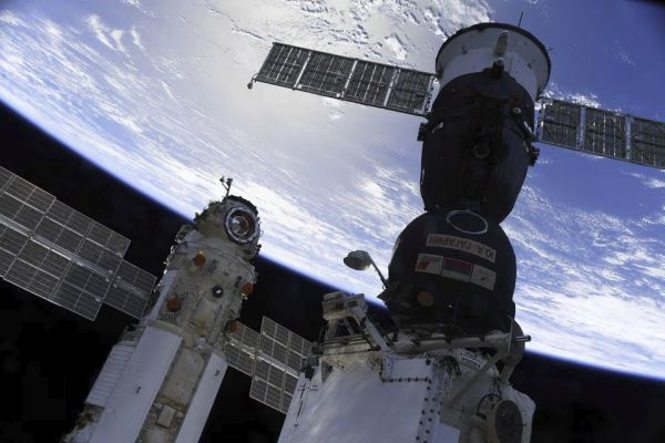 RUSSIAN MODULE ON INTERNATIONAL SPACE STATION SUFFERS COOLANT LEAK