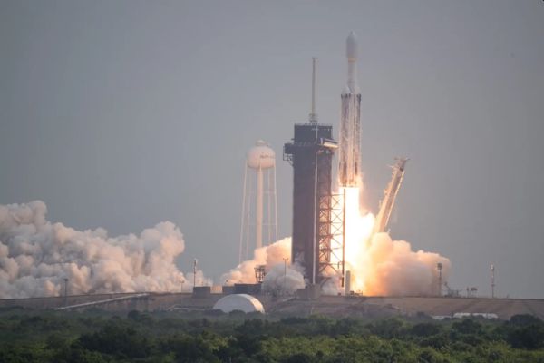 SPACEX LAUNCHES NASA’S PSYCHE SPACECRAFT IN FALCON HEAVY MISSION