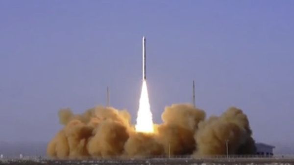 COMMERCIAL CHINESE ROCKET LAUNCHES SMALL RETURNABLE SPACECRAFT TO ORBIT