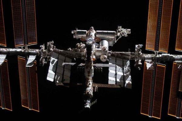 NASA EYES BILLION-DOLLAR SPACE VEHICLE TO AVERT INTERNATIONAL SPACE STATION'S UNCONTROLLED REENTRY