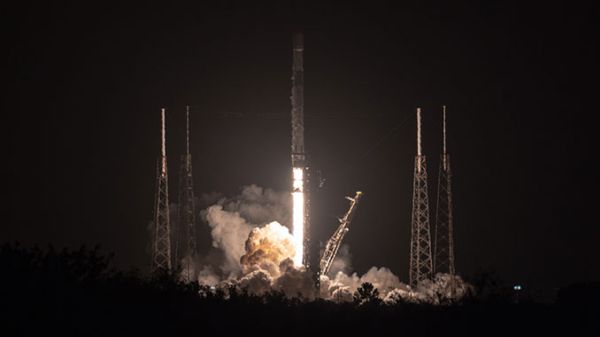 SPACEX LAUNCHES FALCON 9 LAUNCH FOLLOWING SATURDAY NIGHT SCRUB