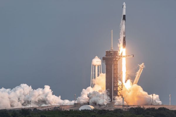 FALCON 9 BOOSTS AXIOM CREW INTO SPACE FOR COMMERCIAL VISIT TO ISS