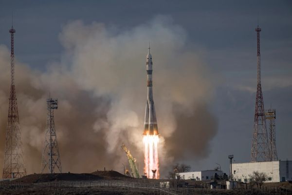 NASA ASTRONAUT TRACY DYSON, CREWMATES SAFELY EN ROUTE TO SPACE STATION